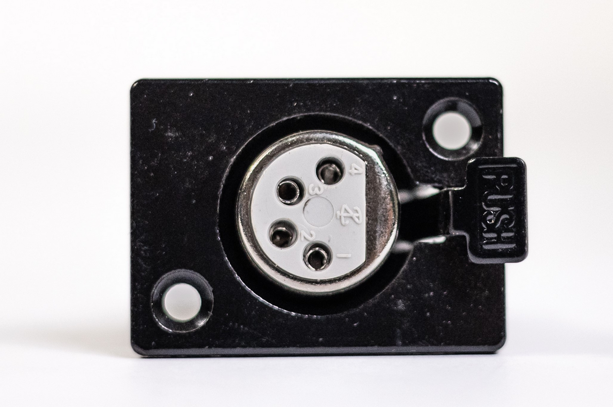 מחבר XLR שאסי נקבה 4 פין מאורך XFL4